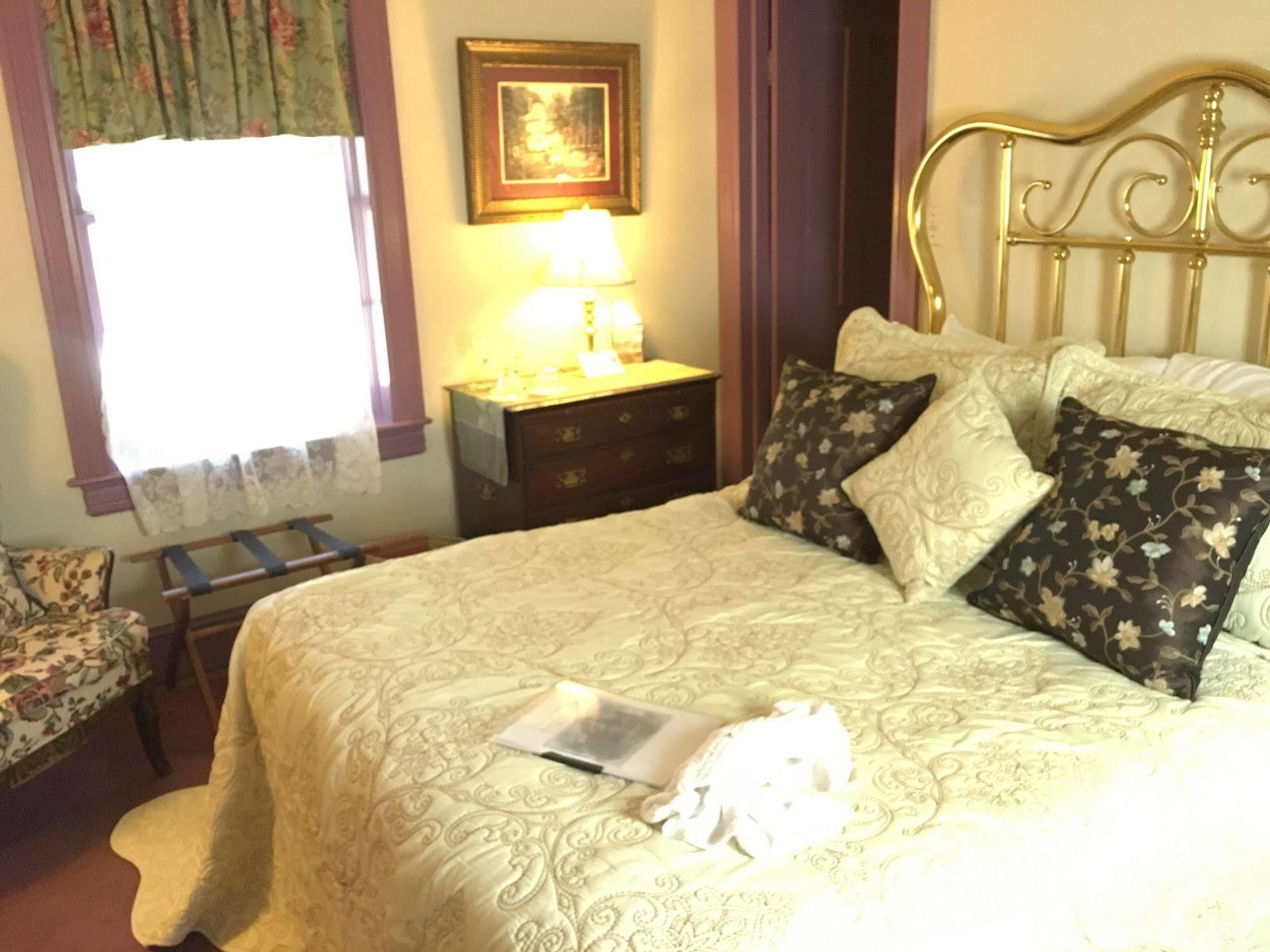 Parsonage Inn Bed And Breakfast Saint Michaels Bagian luar foto