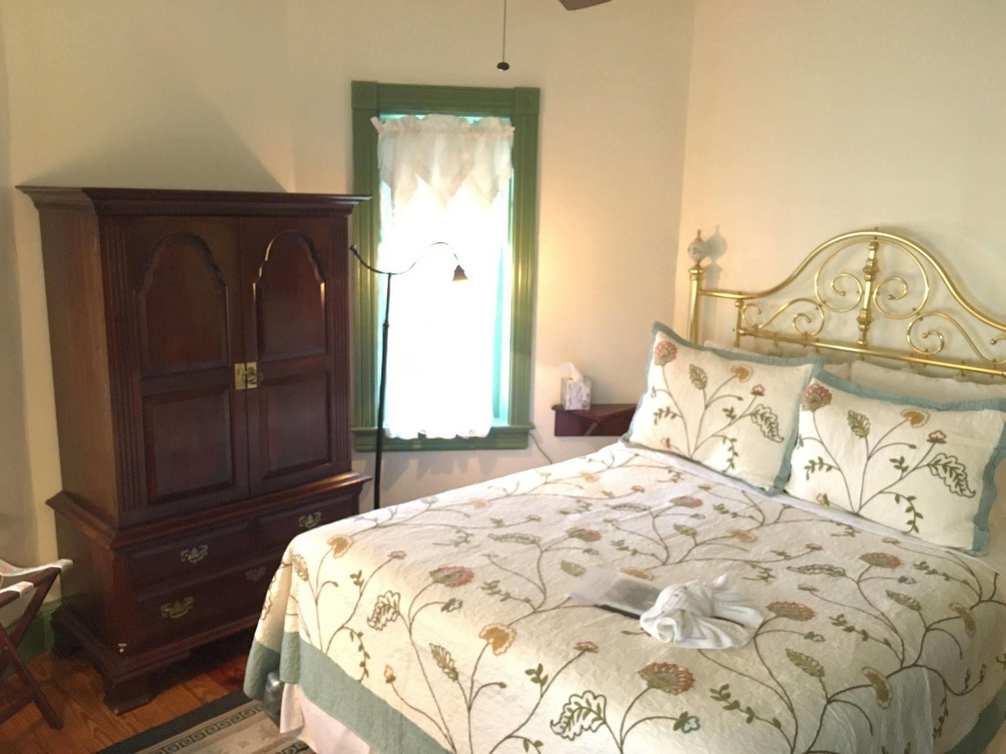 Parsonage Inn Bed And Breakfast Saint Michaels Bagian luar foto