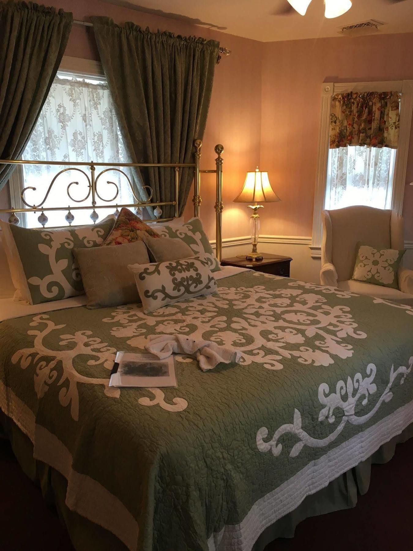 Parsonage Inn Bed And Breakfast Saint Michaels Bagian luar foto